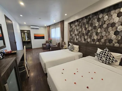 Moon Luxury Hotel – Photos 16